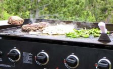 7 Best Outdoor Griddle Tips for Great Tailgate Food
